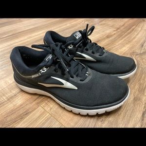 Brooks Pure Flow 7 size 6.5 barely worn